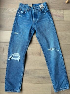 Levi's Men's Blue Relaxed Distressed Jeans
